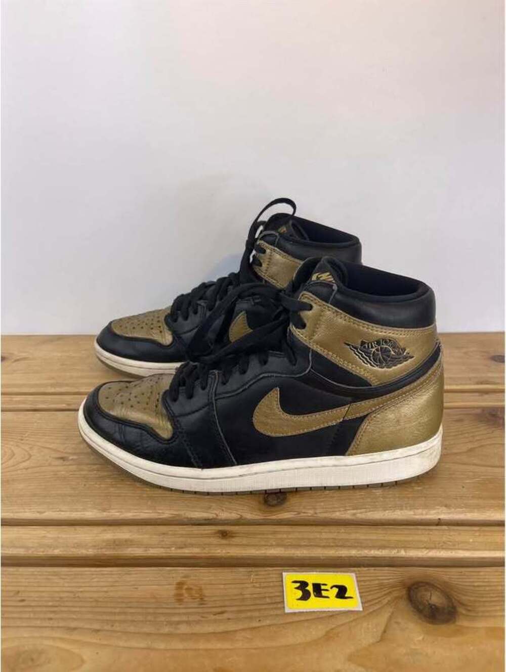 Nike Air Jordan 1 Retro High OG Black Metallic Gold Mens Size 10 DZ5485-071